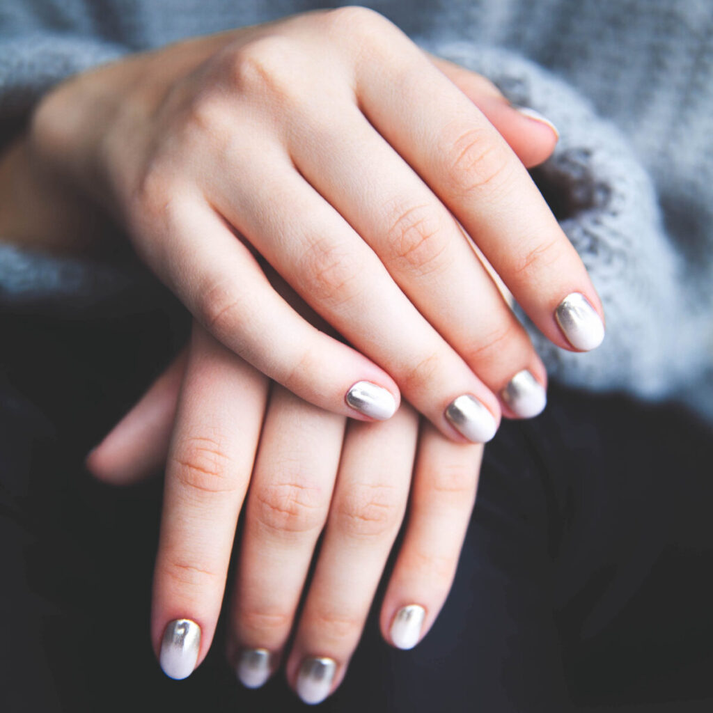 Stylish gray manicure with overflowing! Fashion, hands, fingers