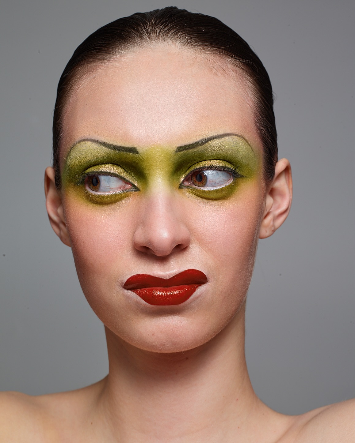 disgust_makeup_sentiments_Thefashionbible_02_25