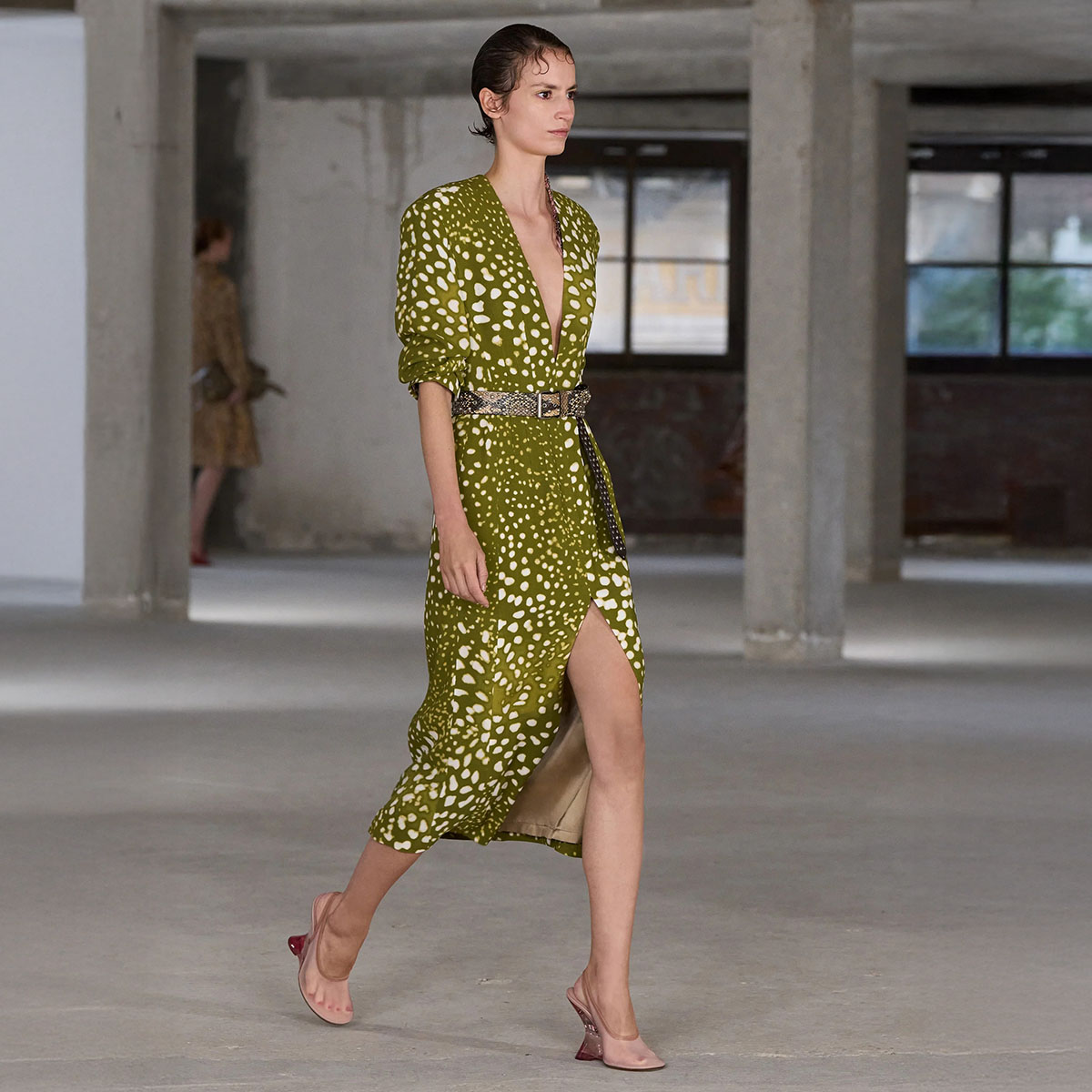 DRIES_VAN_NOTEN_RTW_SS25_2732x4098_LOOKS_18_prasino