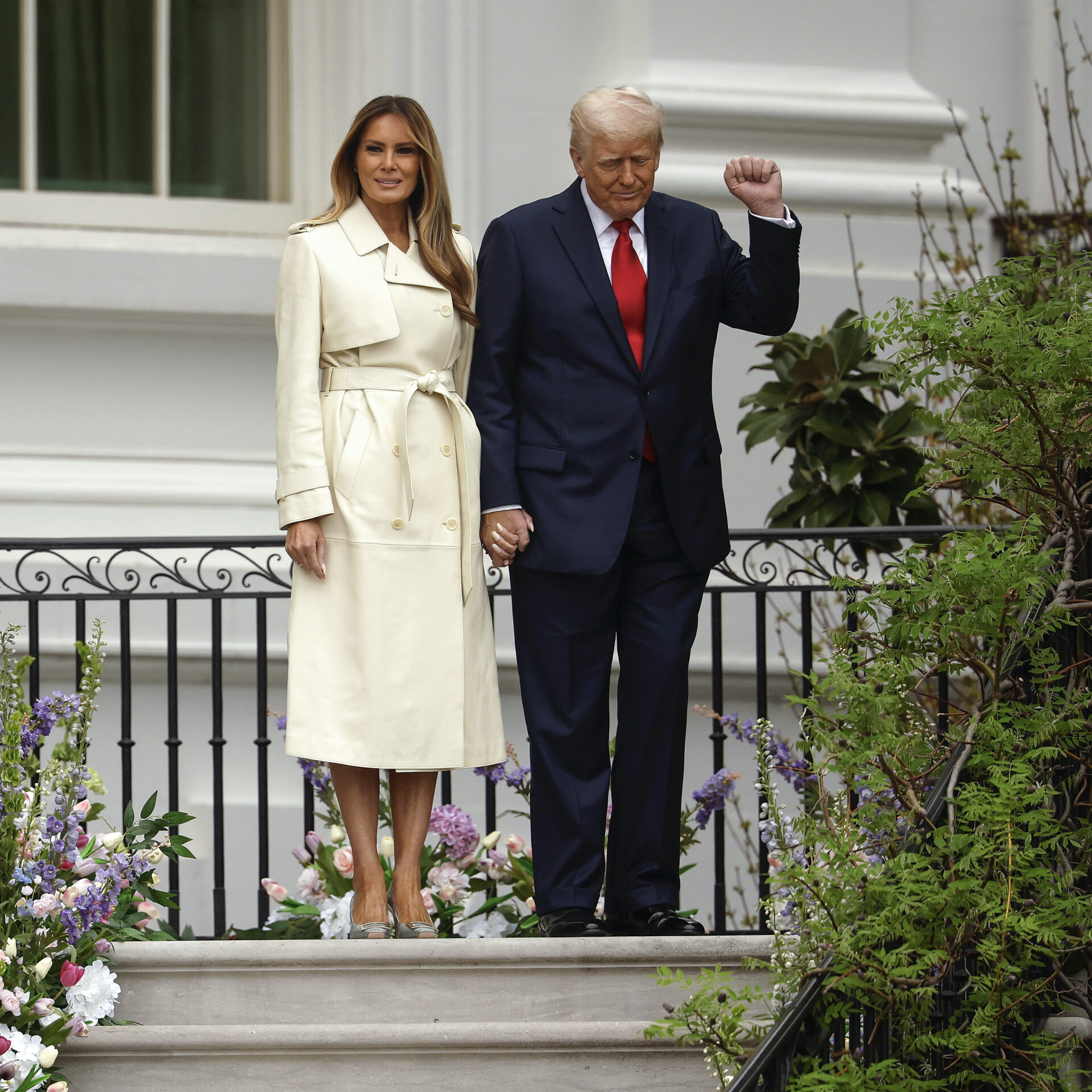 Melania Trump Πόσο στοιχίζει το trench coat της;
