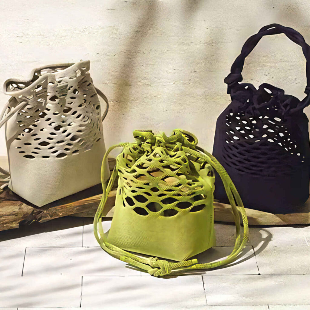 Courtesy-of-ISSEY-MIYAKE-3 (2)