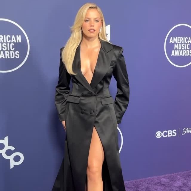 KENTRIKI_american-music-awards-2025-renee-rapp