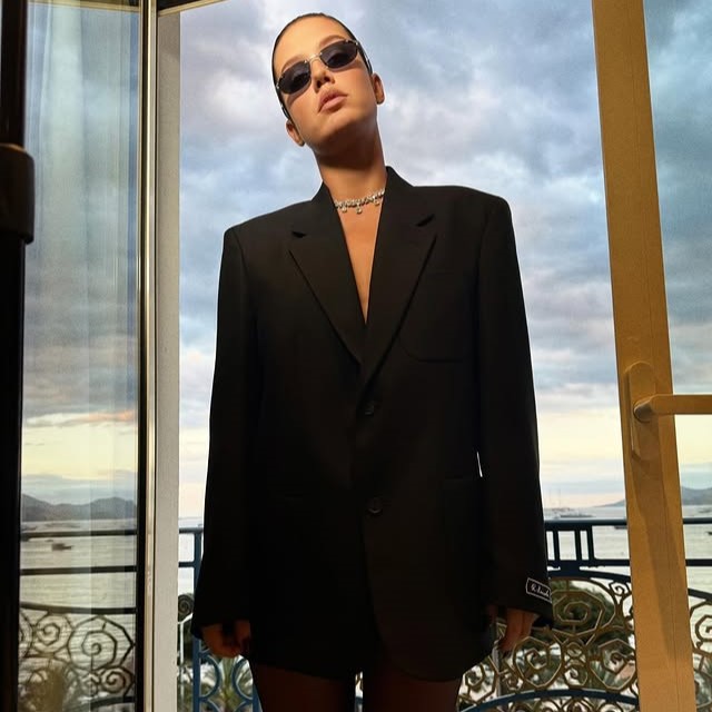 Η Adèle Exarchopoulos με την τάση “no pants” στο Φεστιβάλ των Καννών