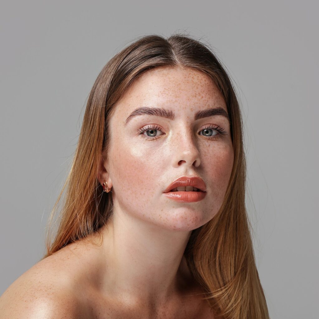 Φρύδια: Ποιο είναι το μυστικό του microblading για φυσικό αποτέλεσμα;