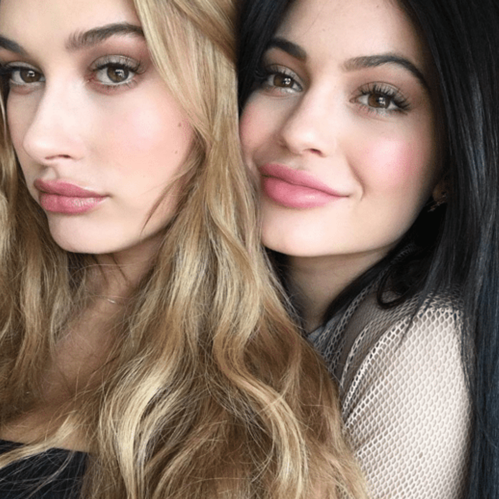 Summer beauty match: Ποιο μακιγιάζ ταιριάζει απόλυτα με τα μαλλιά σας;
