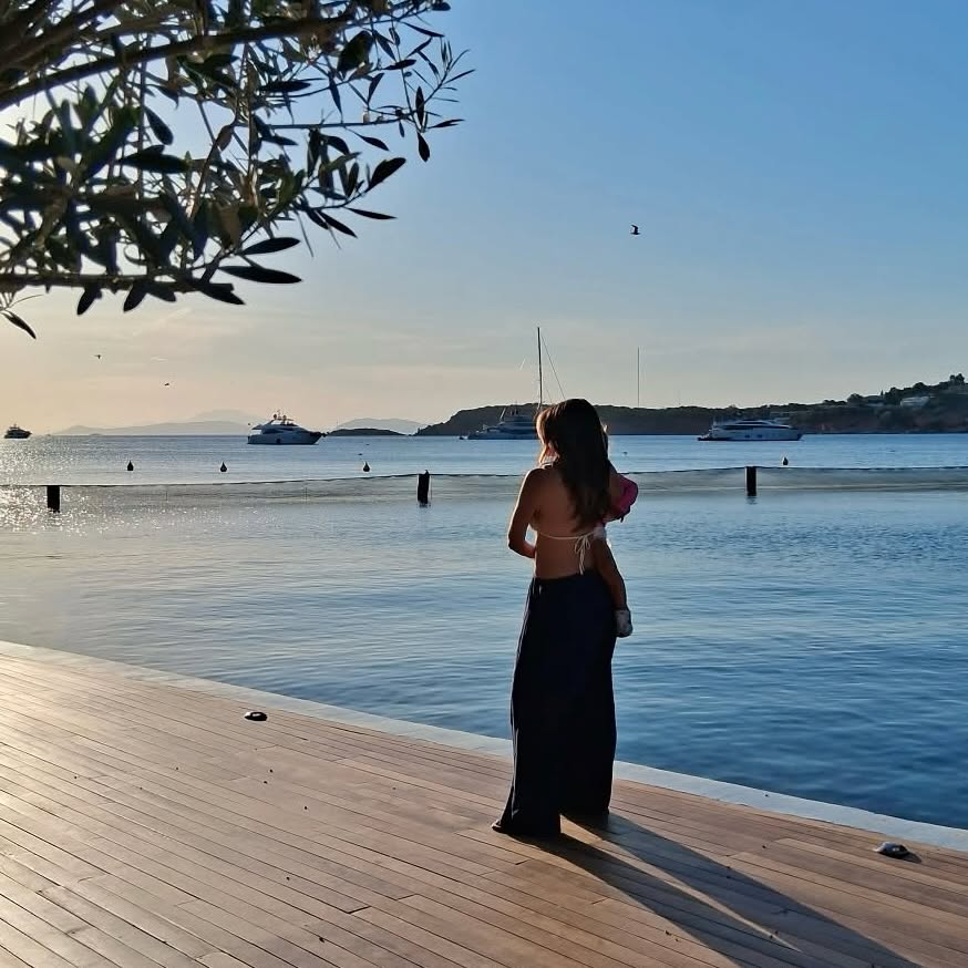 Maria Menounos: Πόσες γλώσσες μαθαίνει η κόρη της;