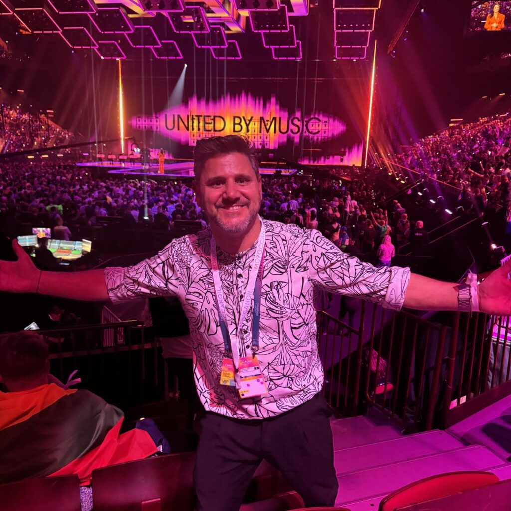 Κωνσταντίνος Ρόμπολας: Το χτένισμα της Eurovision πρέπει να είναι “αλεξίσφαιρο”