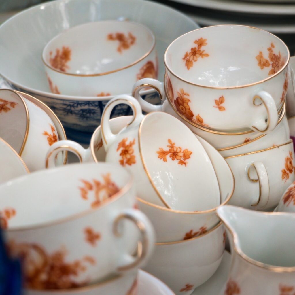 Τι ψωνίζουν οι interior designers από bazaar και second hand αγορές σε τιμές ευκαιρίας;