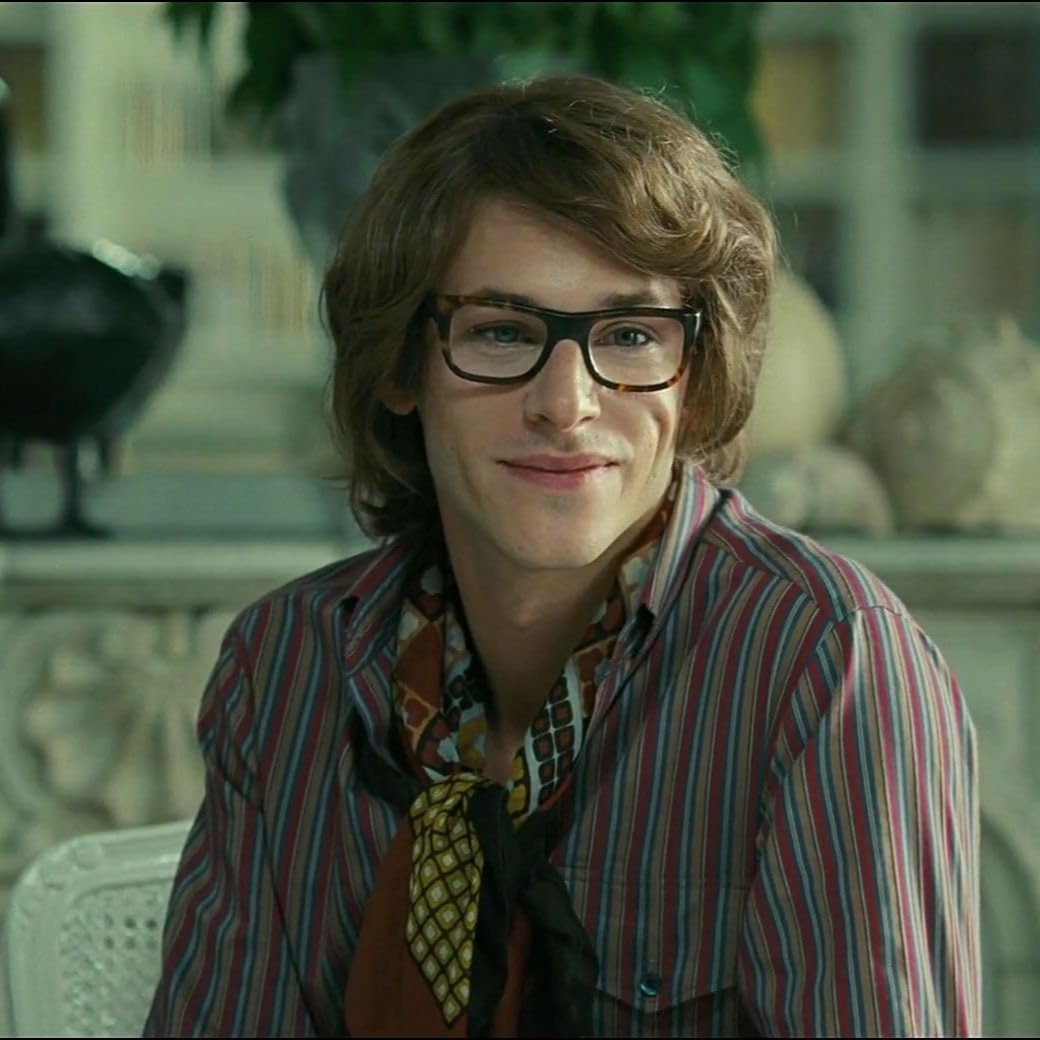 tainies_gia_sxediastes_saint_laurent_imdb