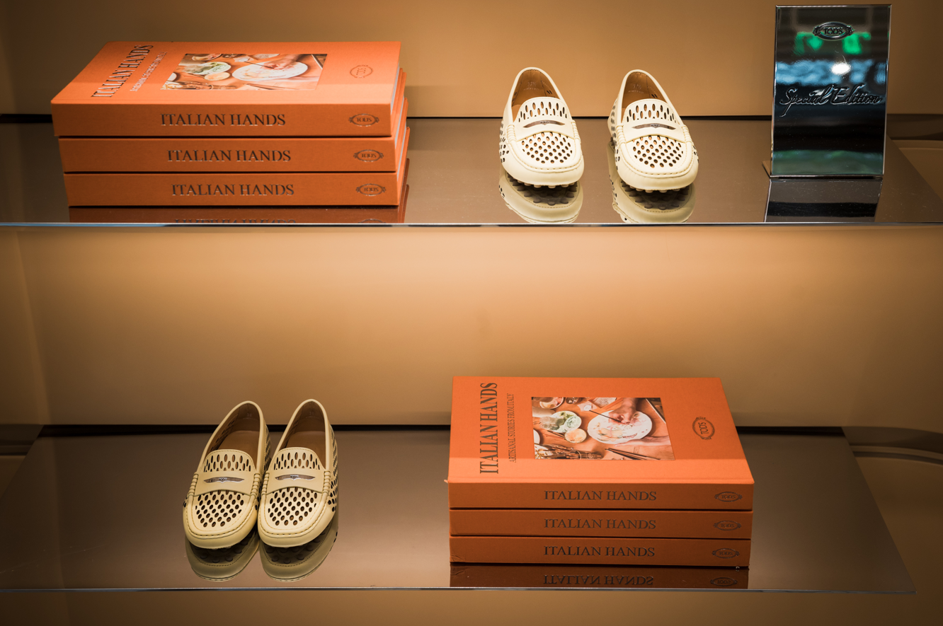 ΤΟ ΝΕΟ ΒΙΒΛΙΟ ΤΗΣ TOD'S