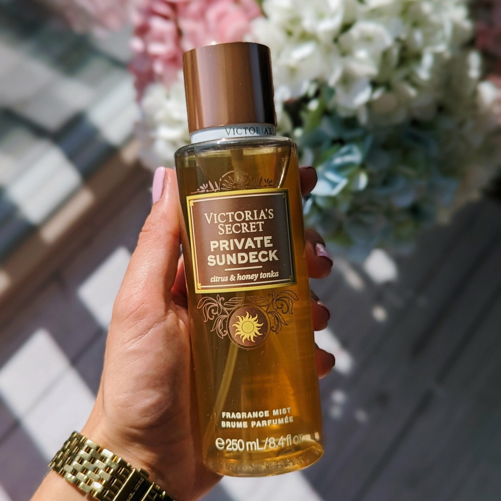aromatika nera victorias secret private sundeck