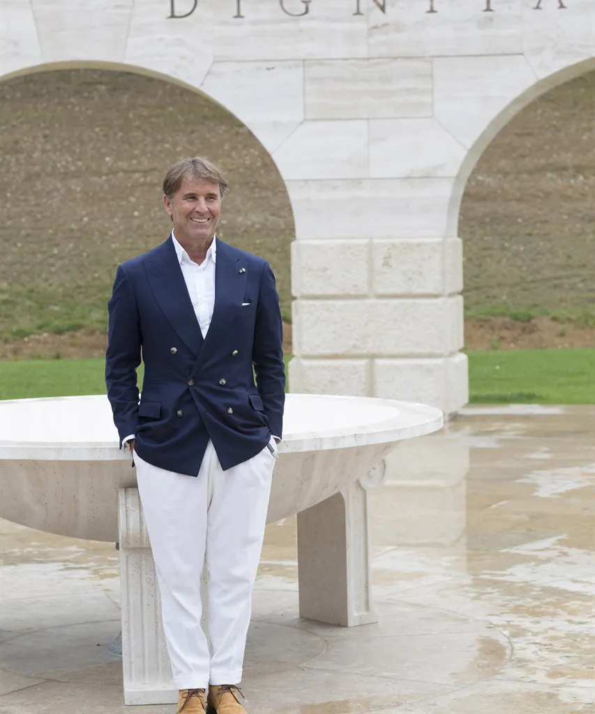 Brunello Cucinelli: Ο «φιλόσοφος της μόδας» που ανακηρύχθηκε επίτιμος διδάκτωρ Αρχιτεκτονικής