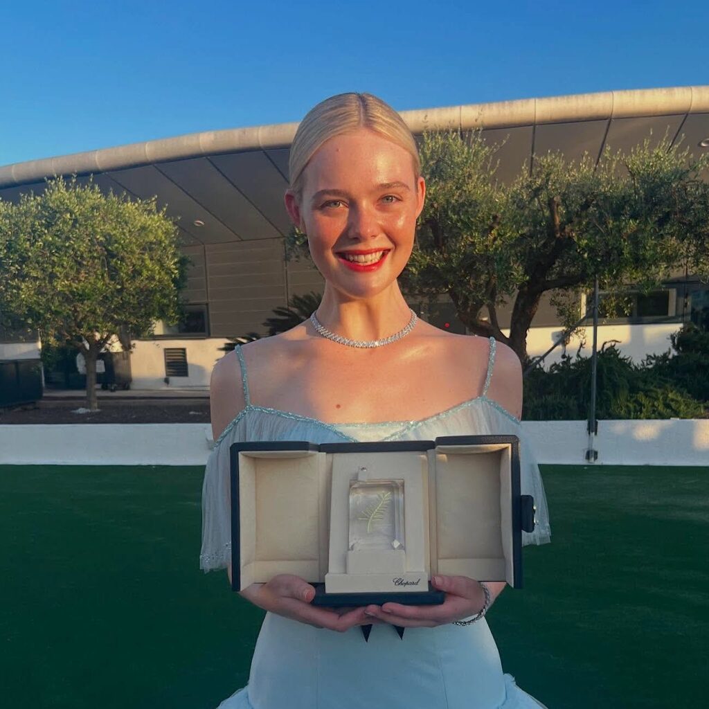 Elle Fanning: Το μυστικό της για αλαβάστρινη επιδερμίδα με λιγότερα από 15 ευρώ