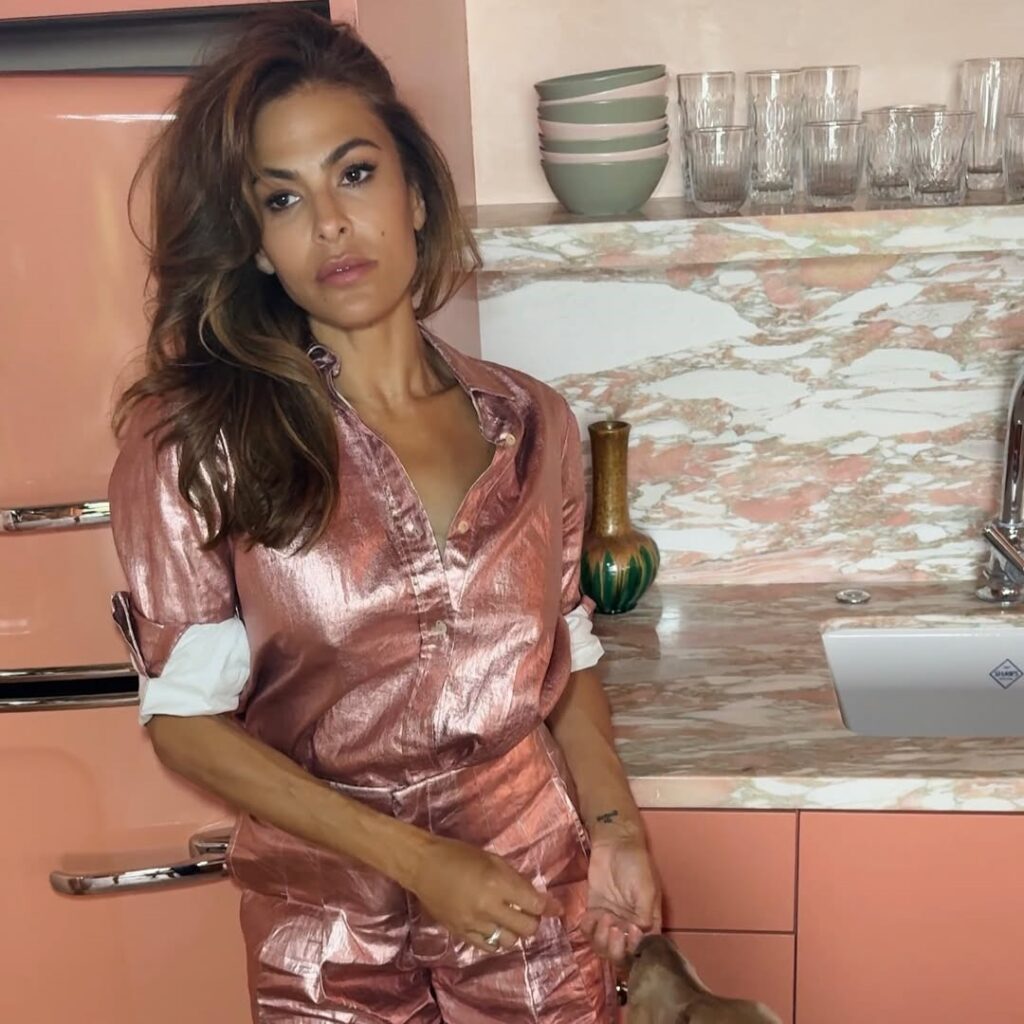 Eva Mendes: Πώς να υιοθετήσετε το στιλ της κουζίνας της χωρίς να ξοδευτείτε