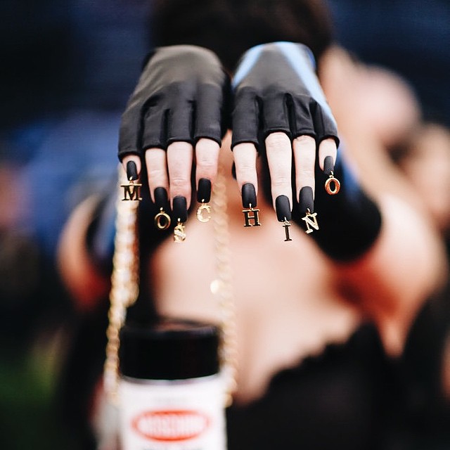 italian nails moschino
