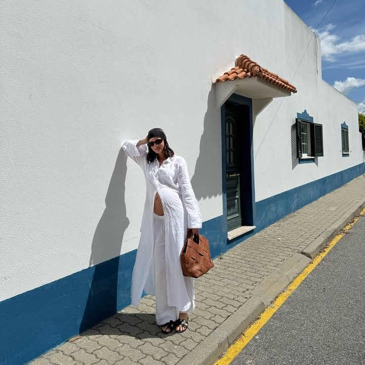 Έγκυος το καλοκαίρι: Ντυθείτε κομψά με 8 outfits
