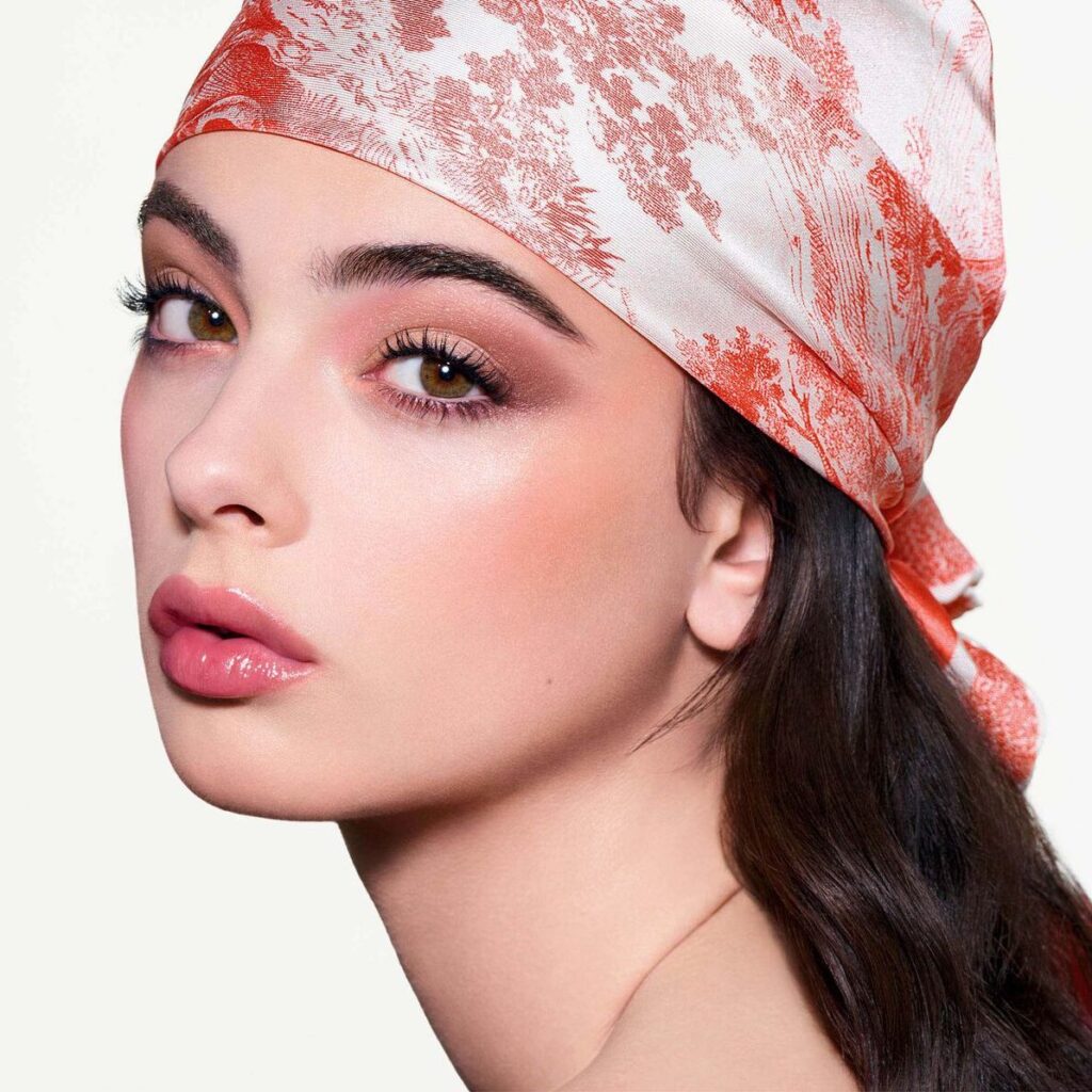 3 αθόρυβα makeup trends για το καλοκαίρι του 2025