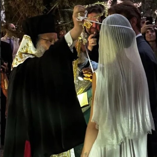 Νικόλας Νιάρχος: Παντρεύτηκε στο «αόρατο» νησί