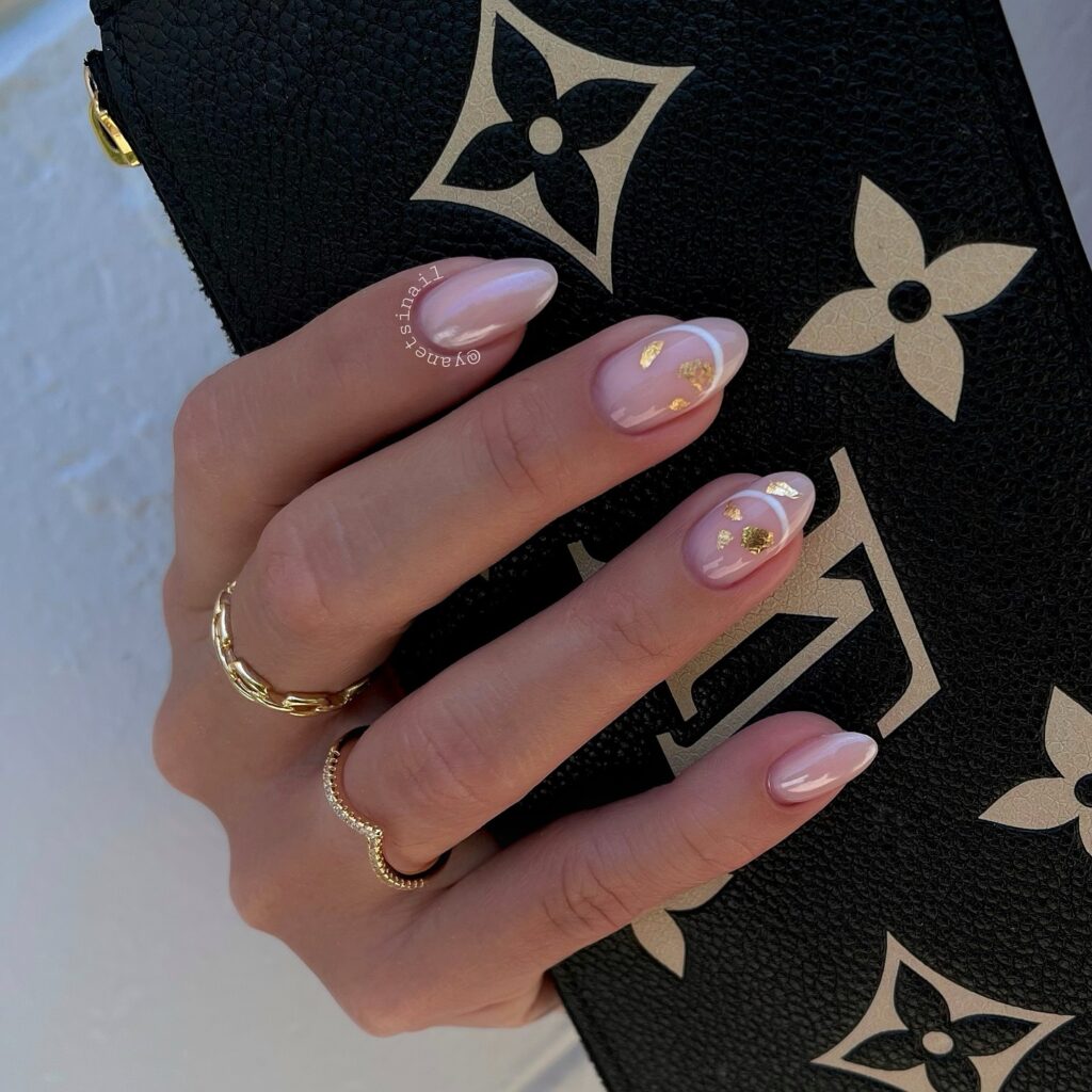 Russian manicure: Πόσο επικίνδυνο είναι το viral TikTok trend;