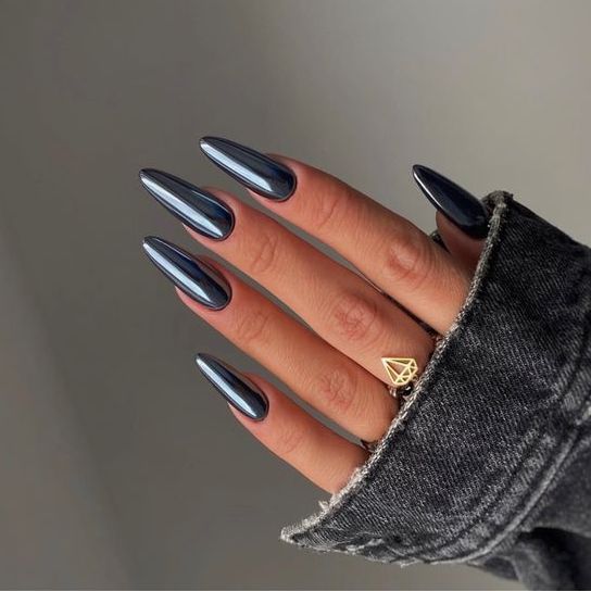 vernikia nyxion blue black nails