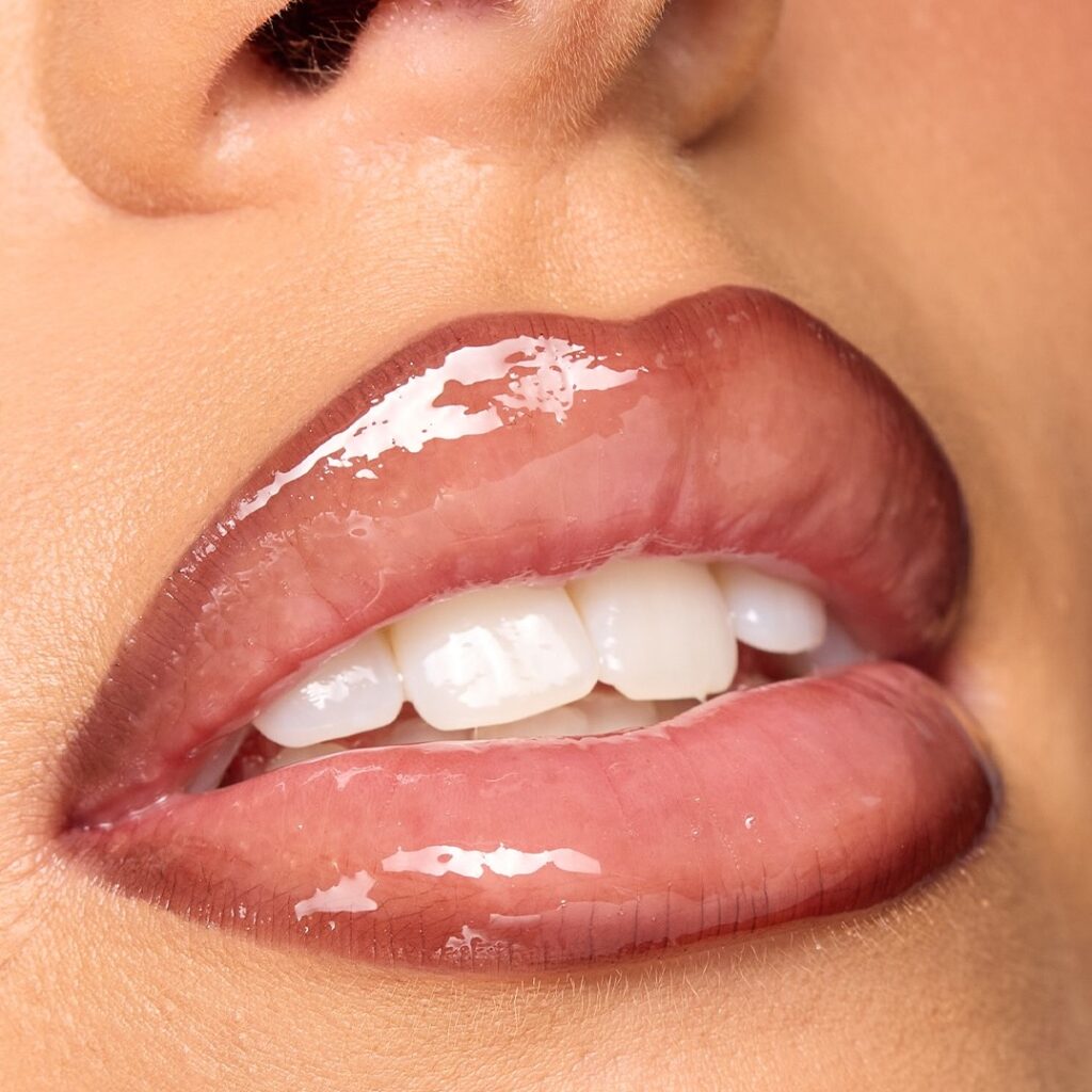 Lip Contour Stain huda beauty 3