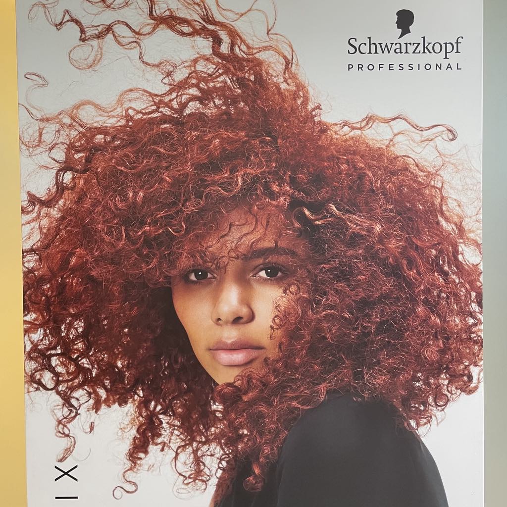 Μια μέρα φροντίδας με τη Schwarzkopf Professional: Τι είναι η μέθοδος Bondfinity;