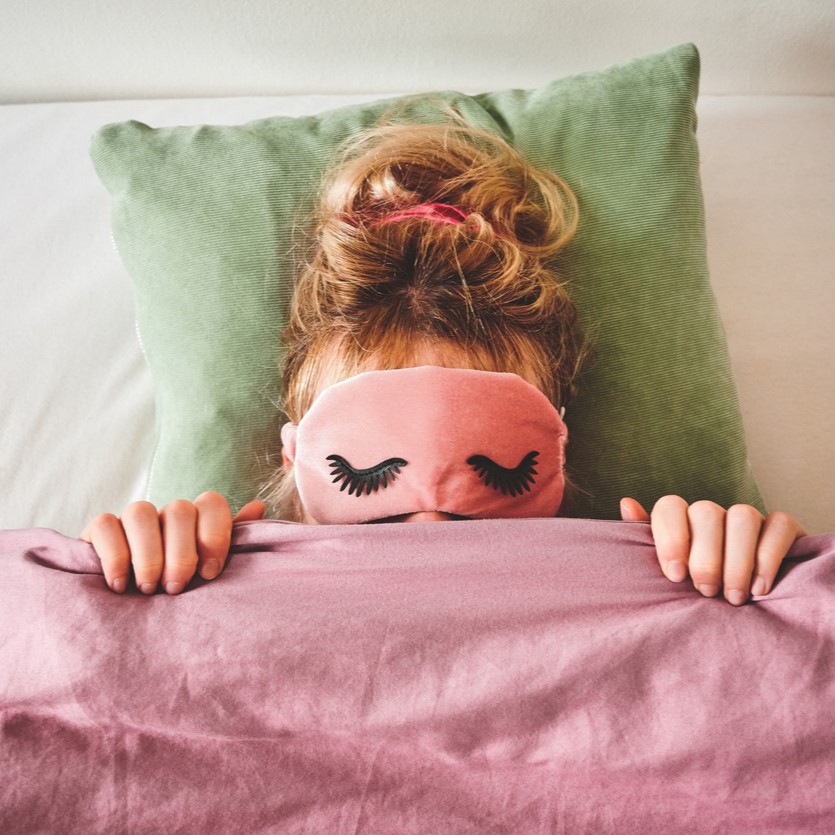 Beauty sleep το καλοκαίρι: Tips για ποιοτικό ύπνο και λαμπερό δέρμα