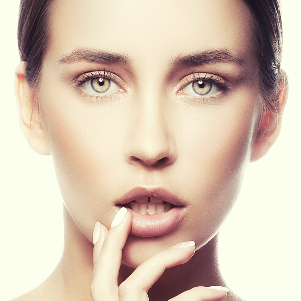 Lip blush: Η νέα ημιμόνιμη τάση για χείλη με φυσικό χρώμα