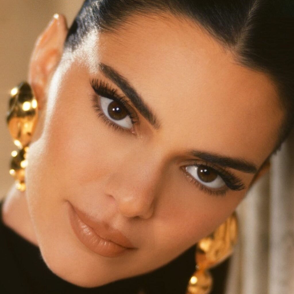 Mascara cocktailing: To μυστικό του TikTok για εντυπωσιακές βλεφαρίδες