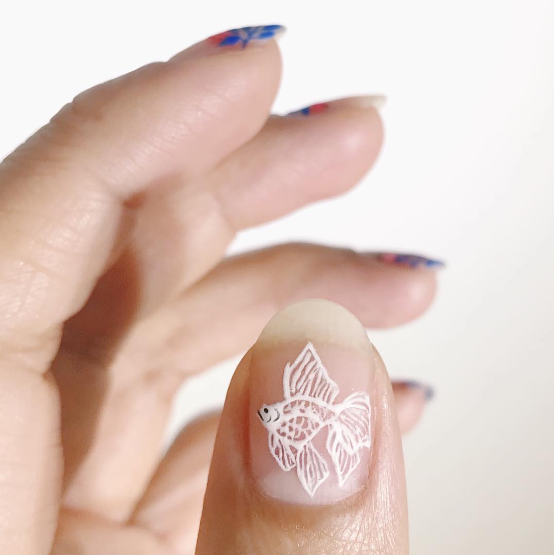 fish nails thehangedit