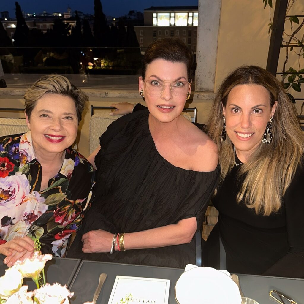 Isabella Rossellini, Linda Evangelista και Mary Katrantzou μαζί σε δείπνο