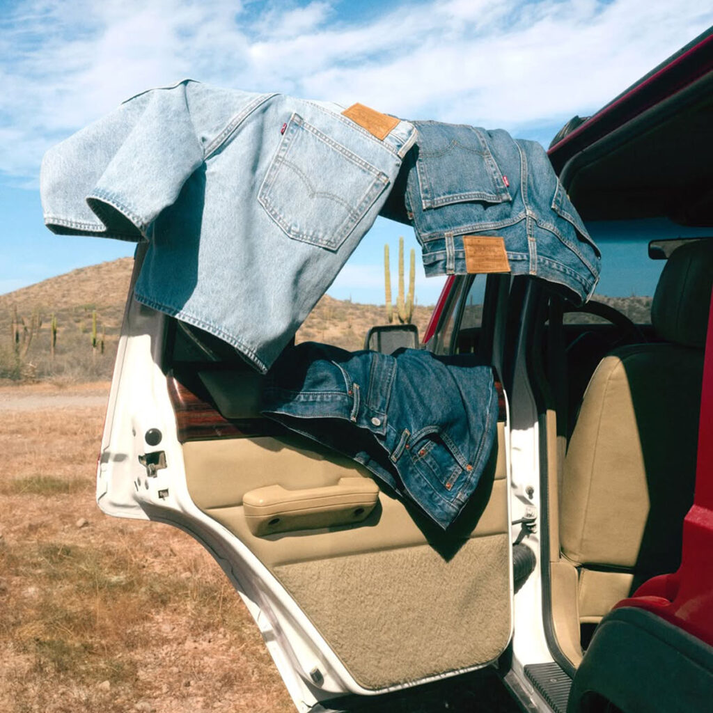 Η αναγέννηση της Levi’s: Πώς το ιστορικό brand επαναπροσδιορίζει τη σύγχρονη μόδα