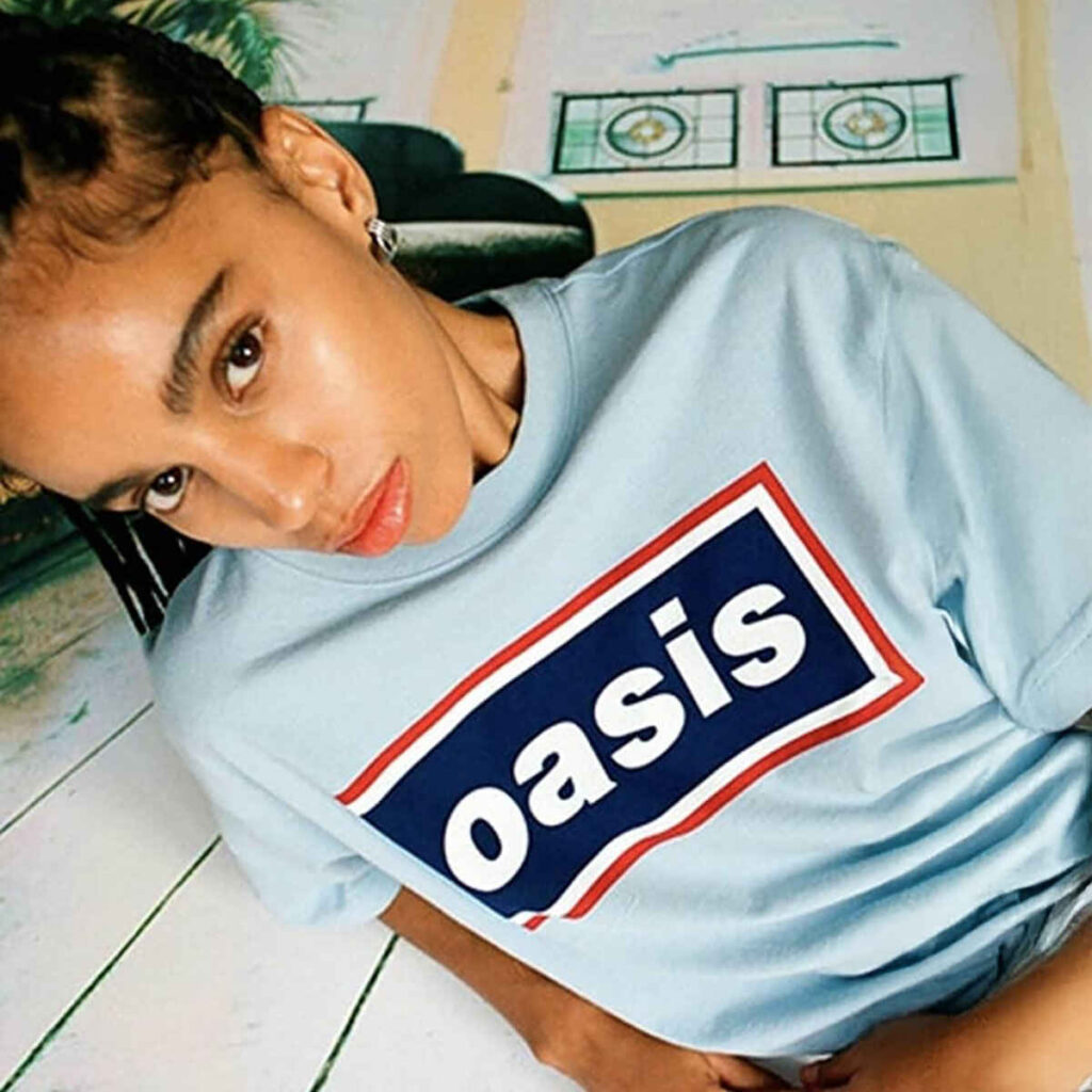 Levi’s x Oasis: Μια συνεργασία που ντύνει τη νοσταλγία με jeans
