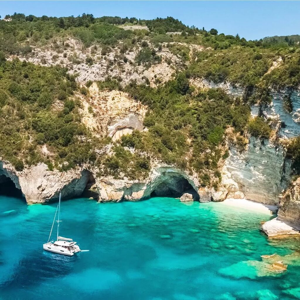 5 λόγοι για να πάτε φέτος στους Παξούς