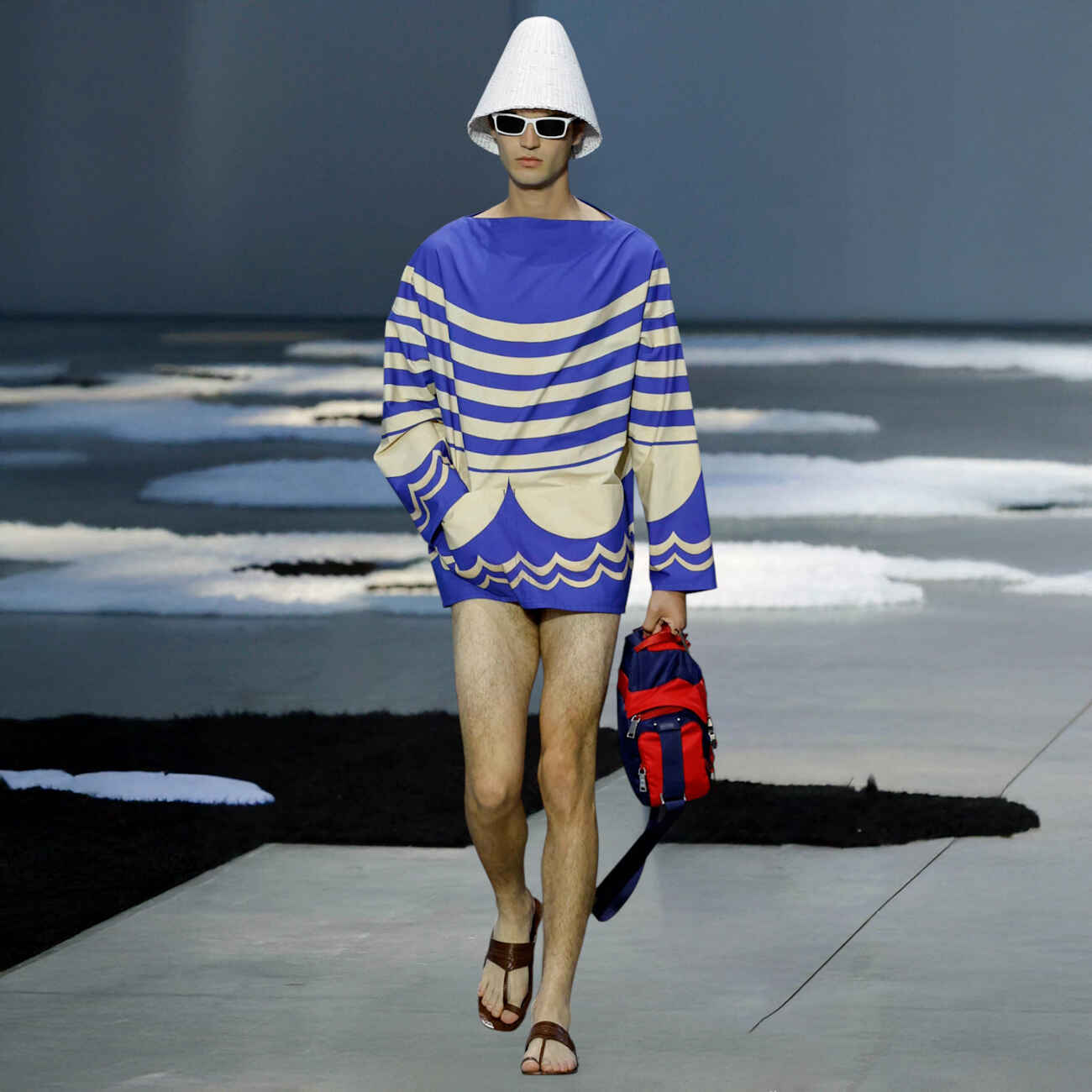 skandalo-sandalia-prada-1