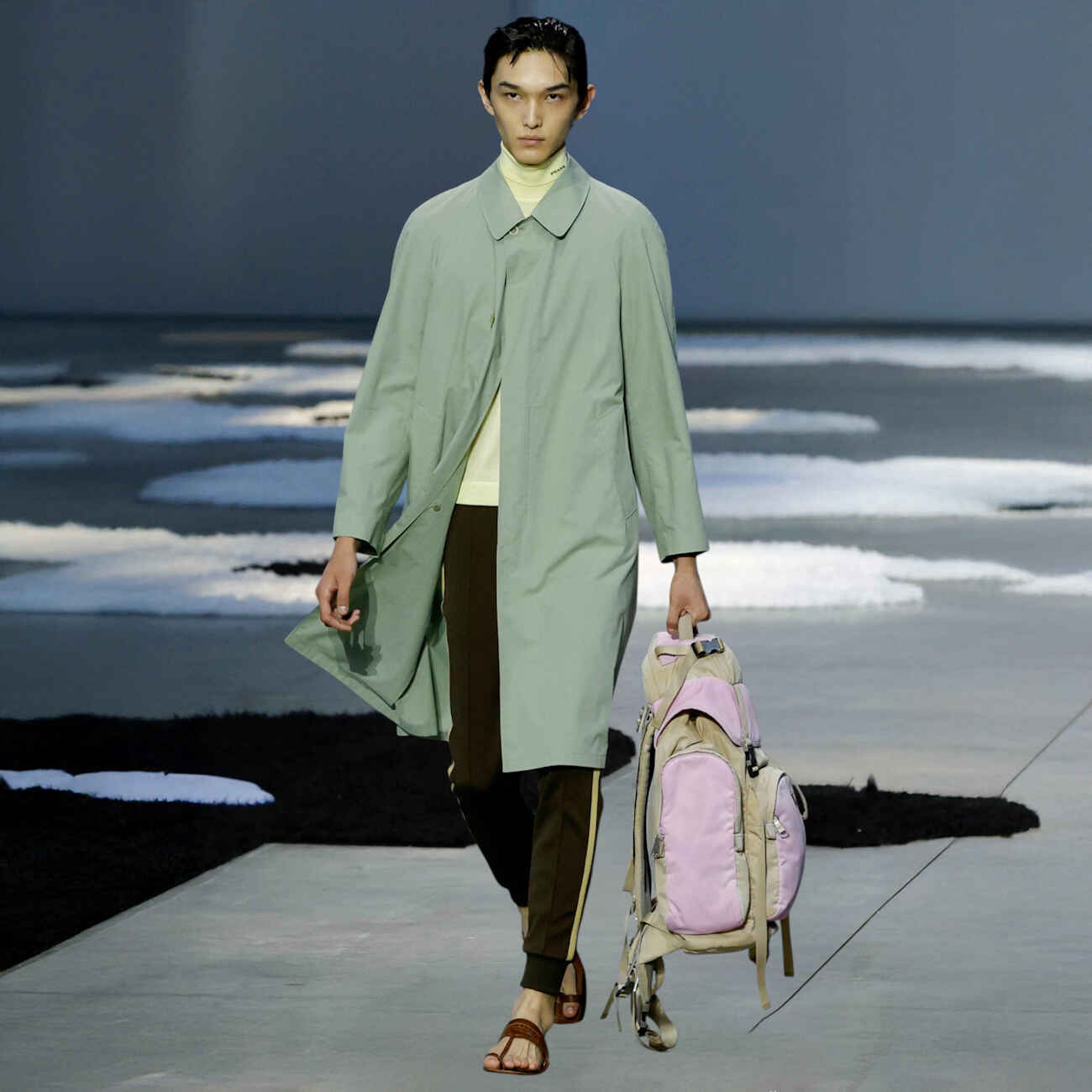 skandalo-sandalia-prada-2