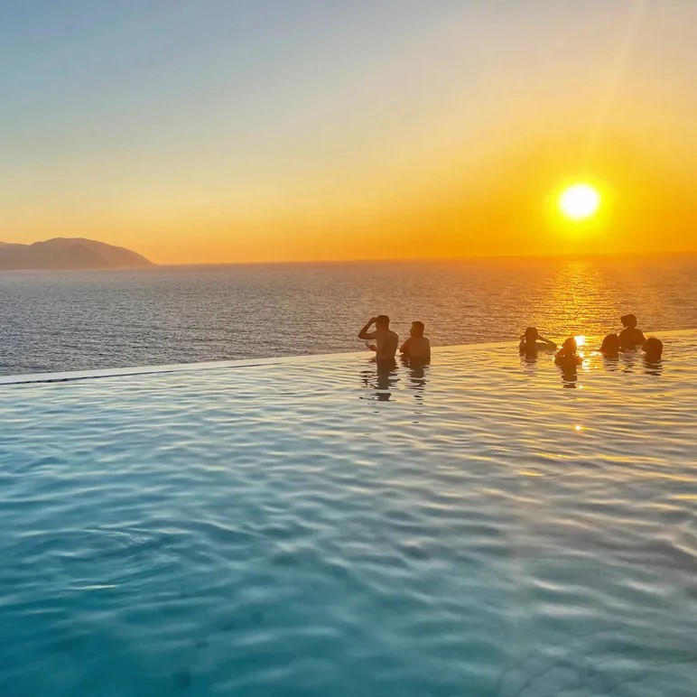 Βουτιά στο ελληνικό καλοκαίρι μέσα από 25 φωτογραφίες