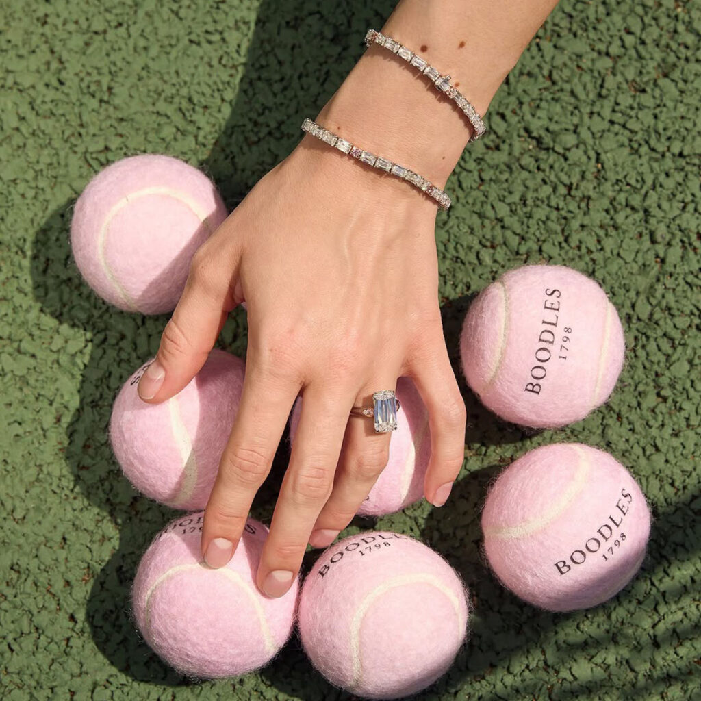 Tennis bracelets: Από τα courts στην πρώτη γραμμή της κομψότητας