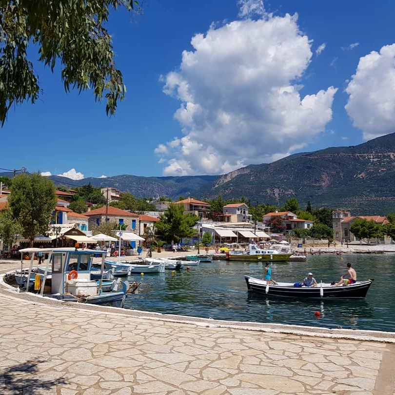 Τριζόνια: Ένα μικροσκοπικό νησί χωρίς αυτοκίνητα