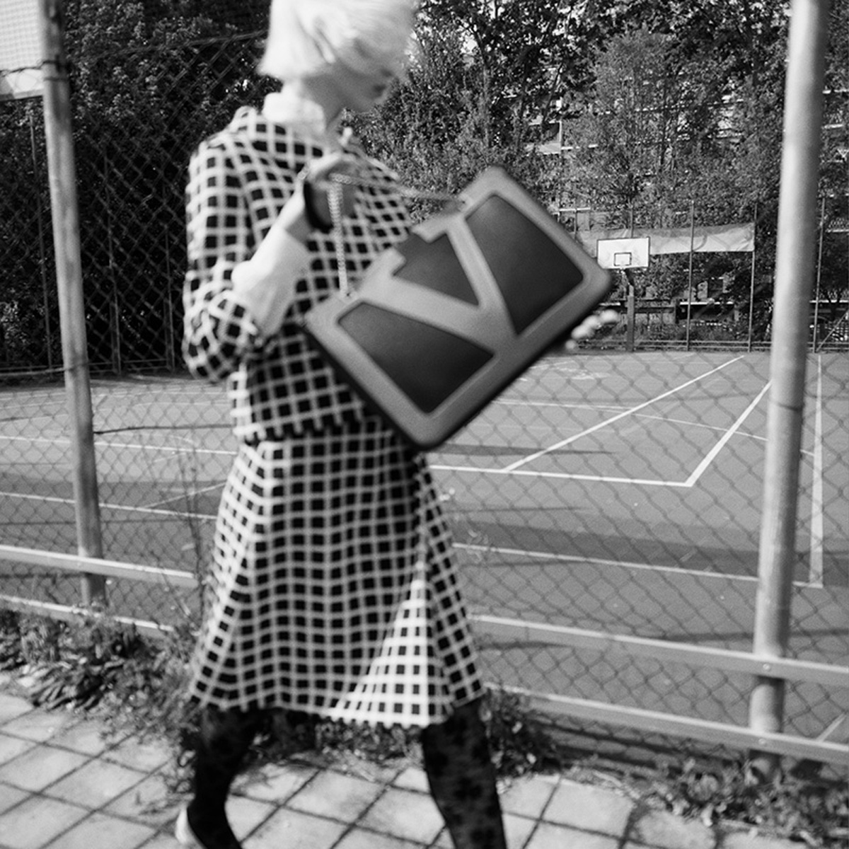 valentino-bag-campaign-photosa