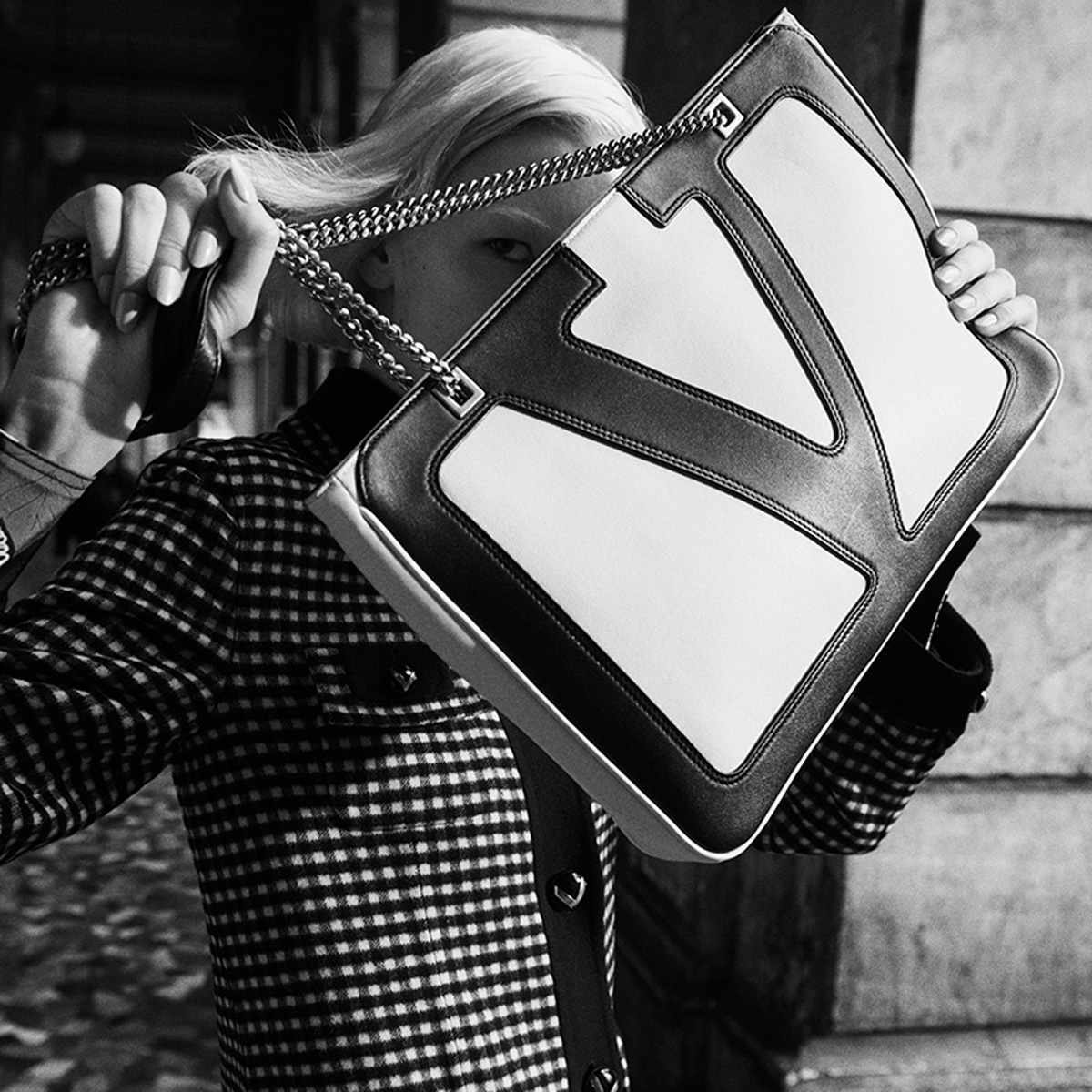 valentino-bag-campaign-photosc