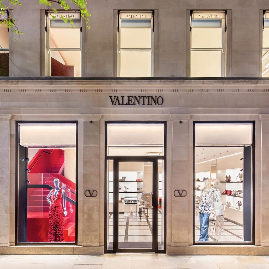 Πωλείται ο οίκος Valentino;