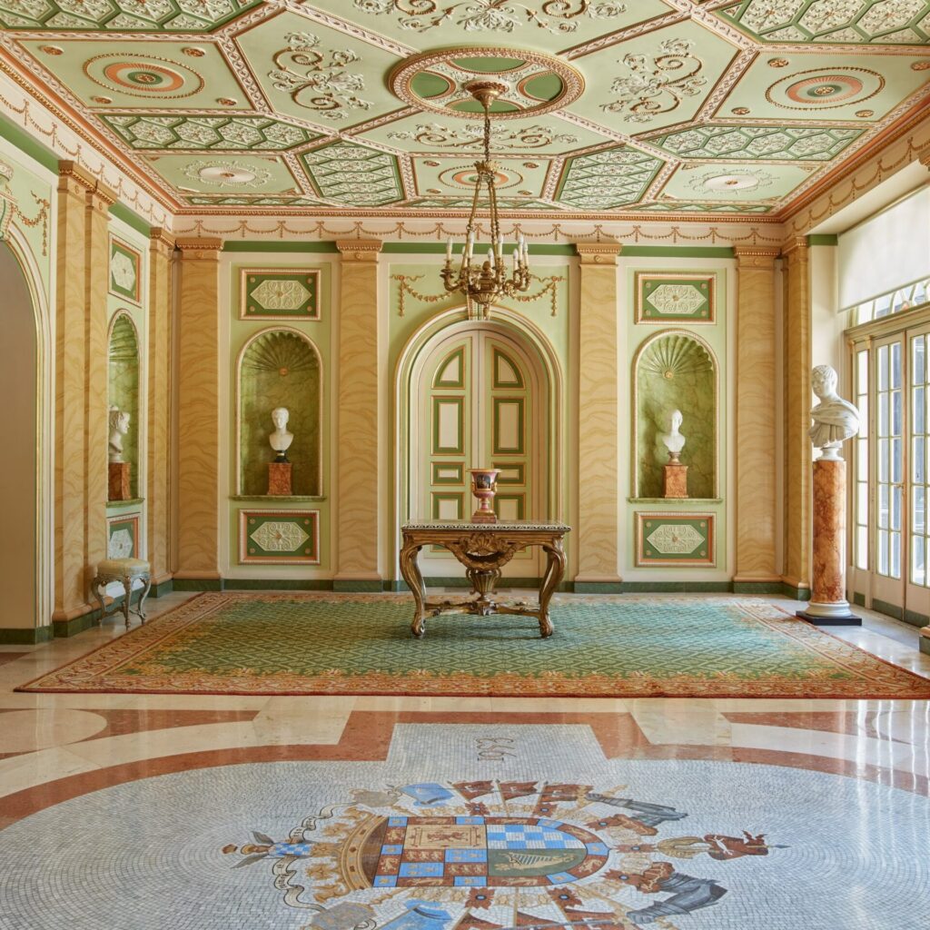 LIRIA-palace