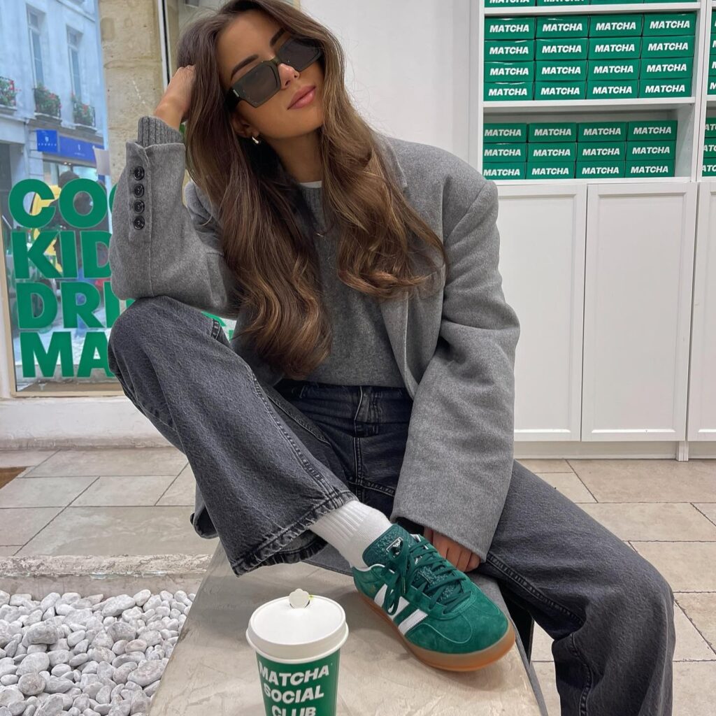 Ξεχάστε το μπλε denim: Αυτό το τζιν θα φορεθεί το φθινόπωρο