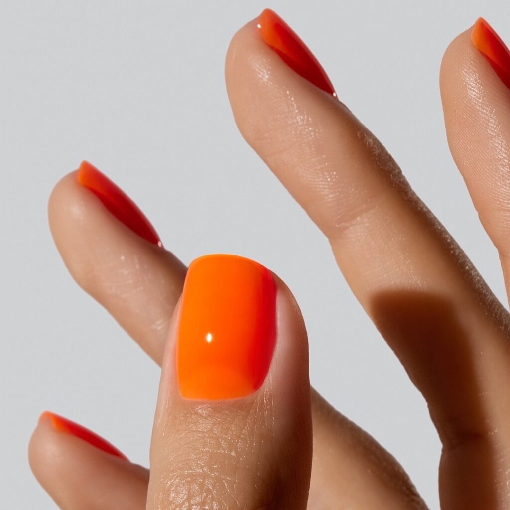 Orange nails: Το χρώμα του καλοκαιριού στο μανικιούρ σας