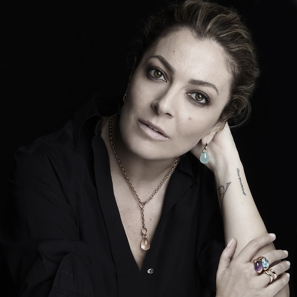 Elisabetta Gavello: «Με ενδιαφέρει το κόσμημά μου να γίνεται δικό σου. Να είναι η ιστορία σου, η ψυχή σου, η φωνή σου».