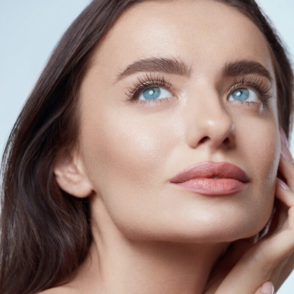 Φθινοπωρινό skincare: 5 προϊόντα που κρατάμε από το καλοκαιρινό νεσεσέρ