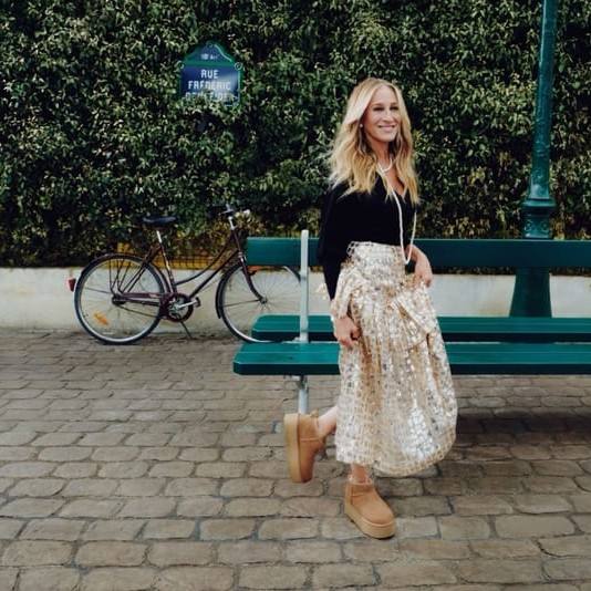 Η Sarah Jessica Parker “παράτησε” τα Manolo για χάρη της UGG