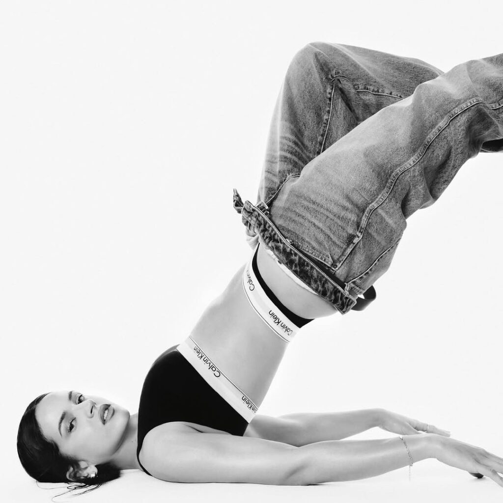 Ο Calvin Klein, η Rosalía και μια ιδέα από τα ’90s
