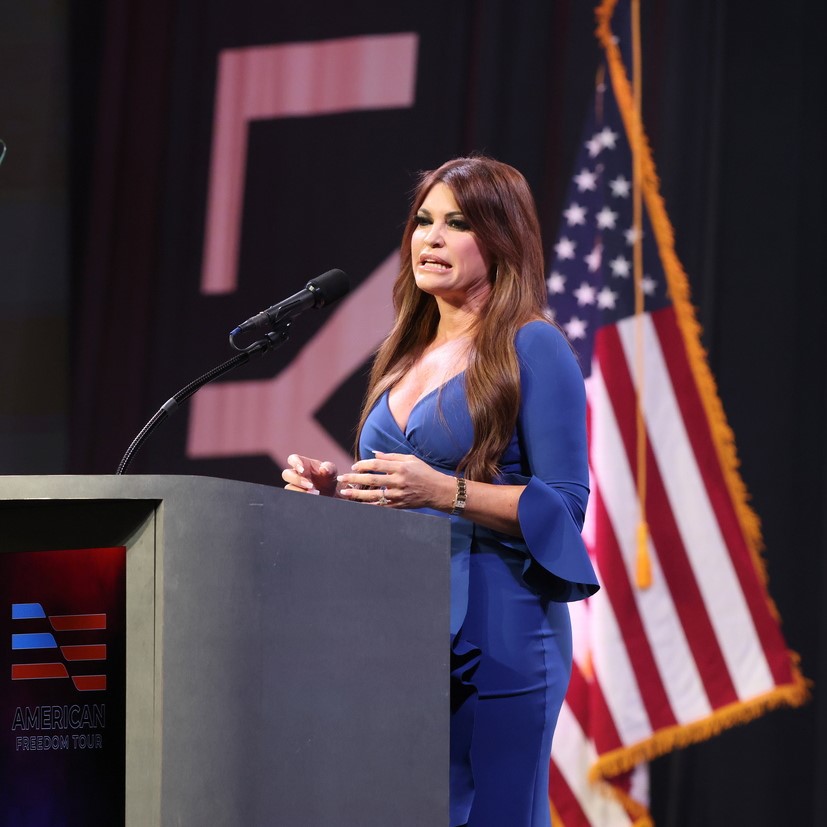 Η στιλιστική μεταμόρφωση της Kimberly Guilfoyle